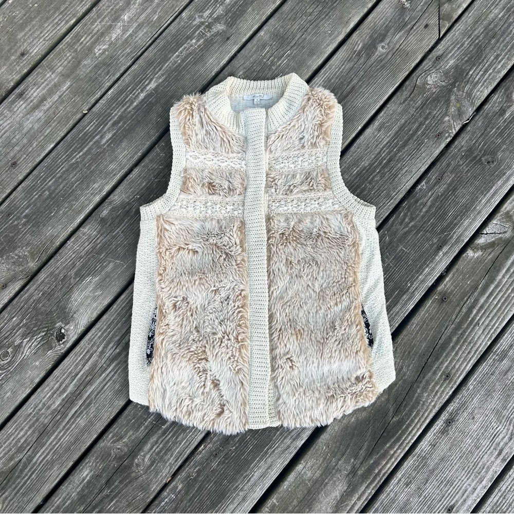 Miss Me Fur Sweater Vest Girls Medium Cream Faux Crochet Beads Western Cowgirl
